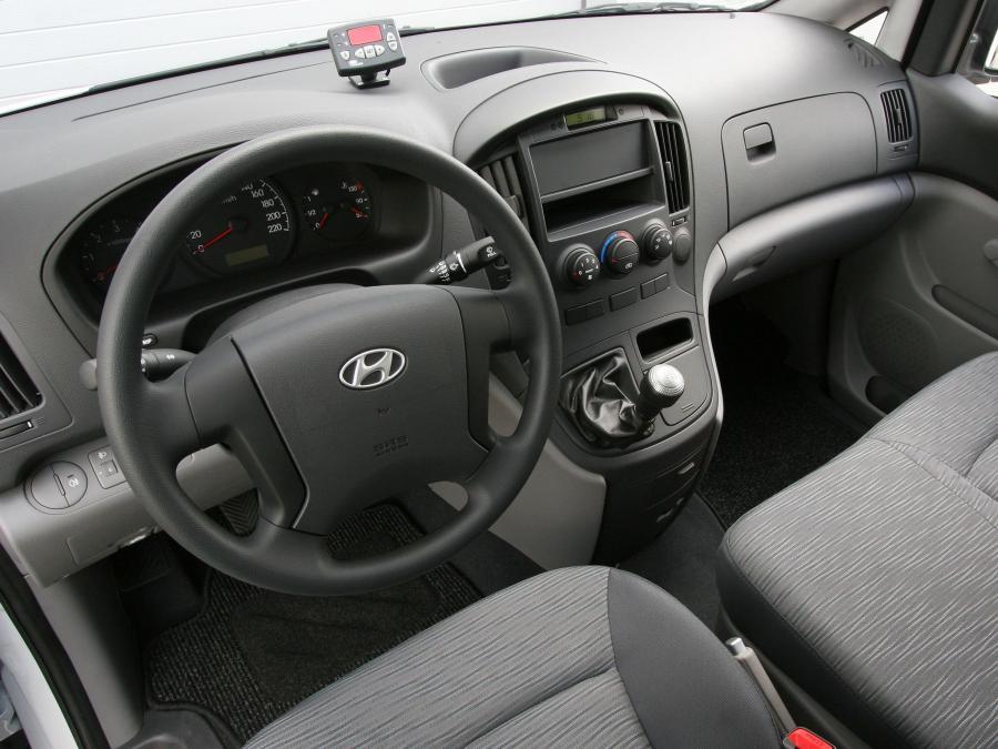 Hyundai H1 Van 2008 года  (фото 10 из 16)